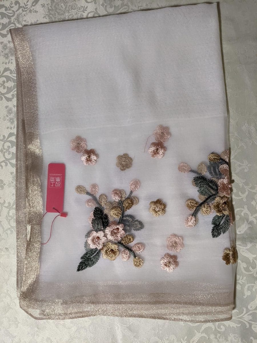 シルクウール大判ショール　ストール　ホワイト　花柄　桜　UV対策　母の日