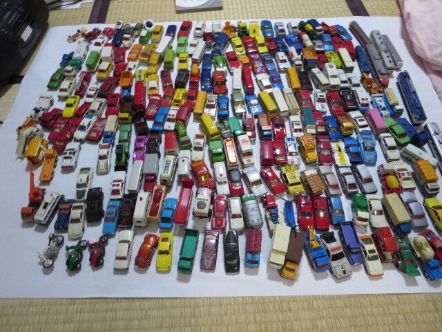トミカのミニカー約250台とミニトレイン数両他（送料込み）_画像5