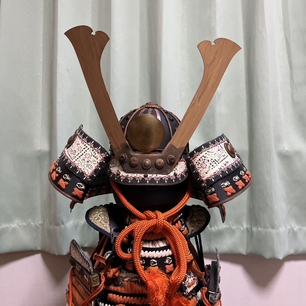 五月人形 甲冑 古代鎧兜飾り　新品展示品_画像3