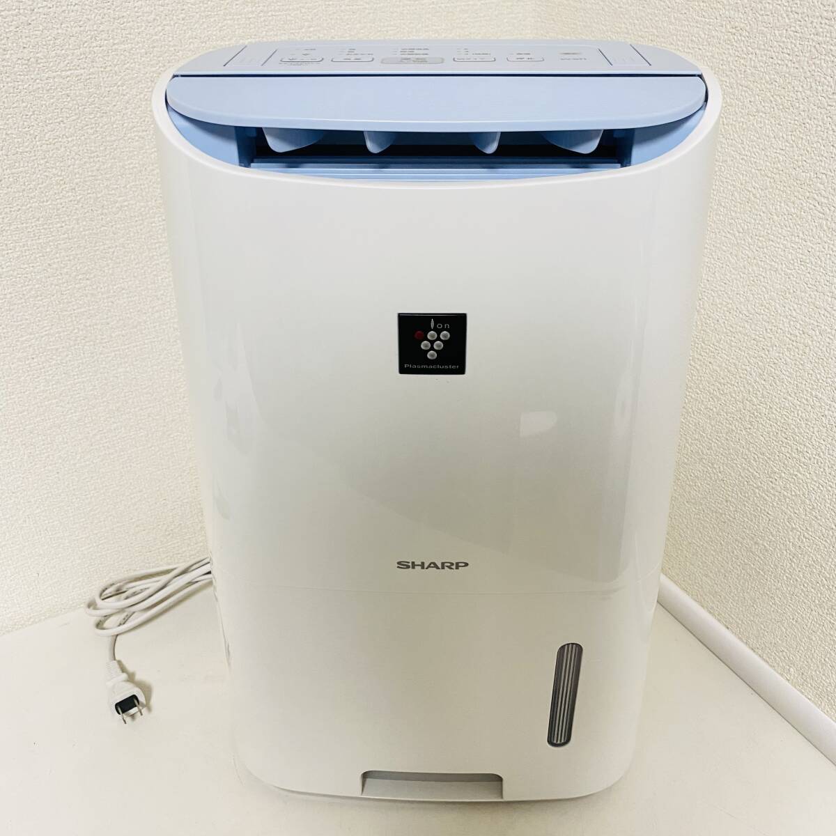 SHARP シャープ　除湿機　プラズマクラスター　CV-G71-W_画像1