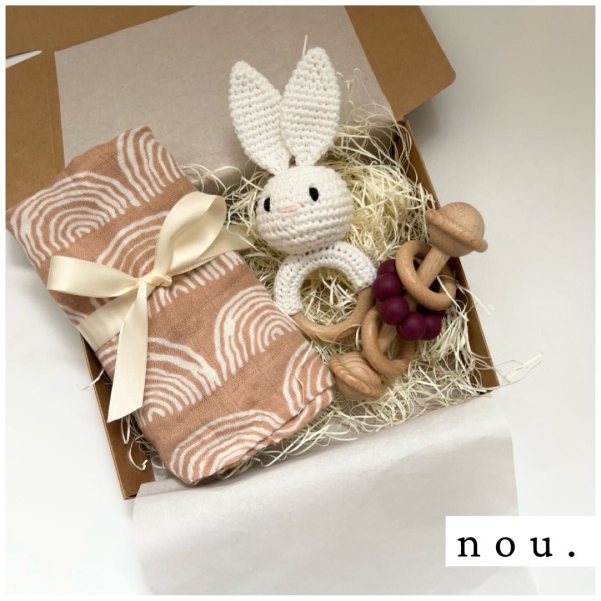 出産祝い・ベビーギフト【女の子ミニセット】ガラガララトル　木製シリコンおもちゃ