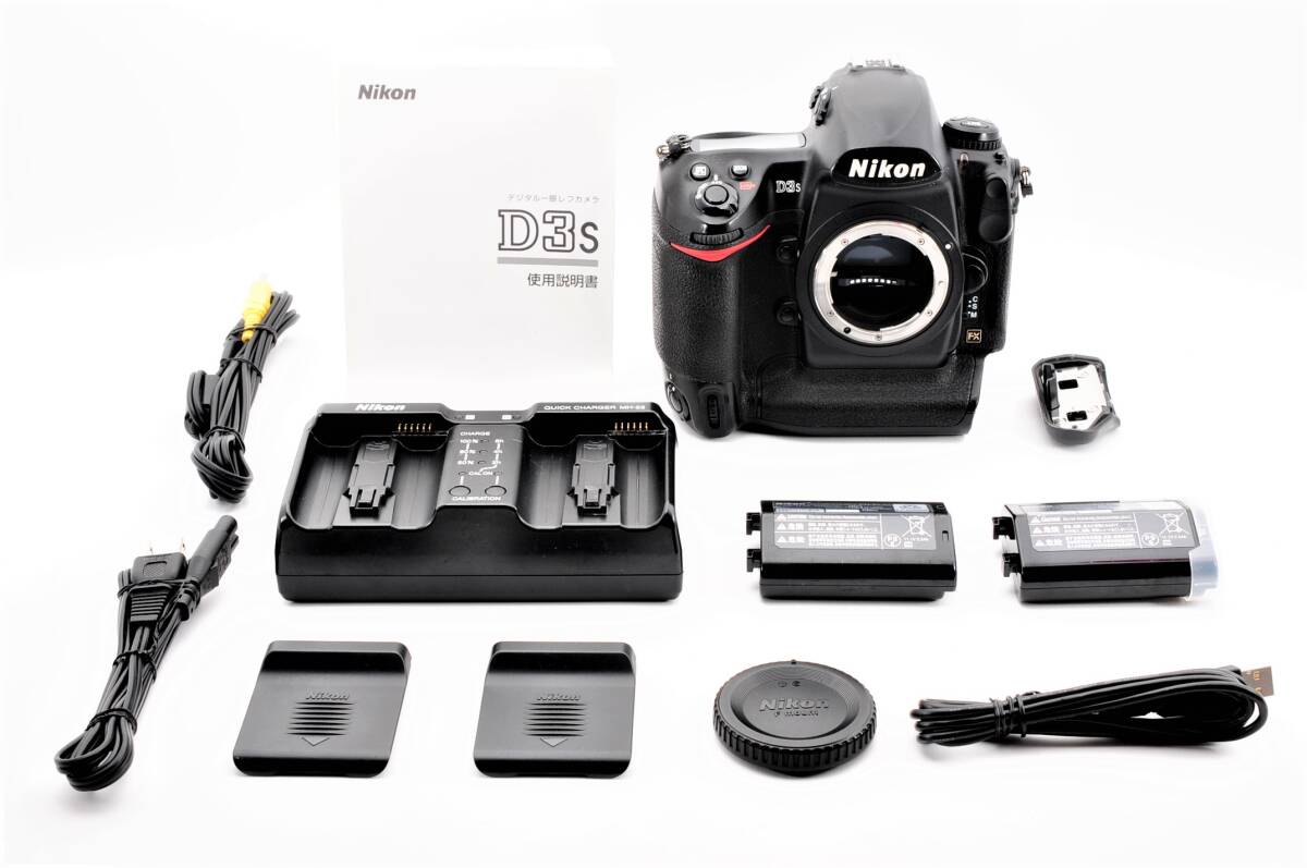 1円～ 【S数僅少たったの5569回】Nikon D3S ボディ 動作も写りもOK 概ねキレイ 純正バッテリー２つ、純正充電器、ケーブル類、説明書付きの画像1