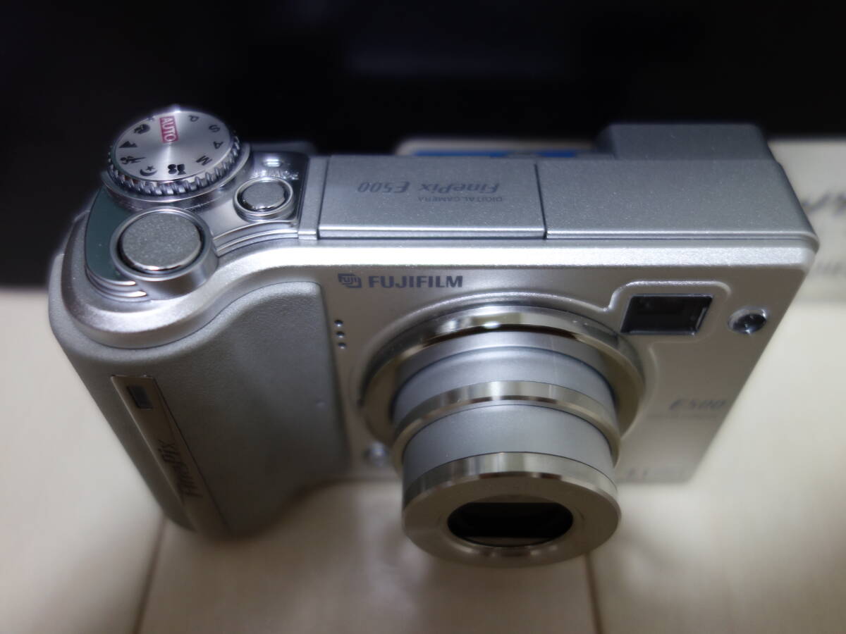 希少品 コンパクトデジタルカメラ FinePix E500 元箱・付属品あり (FUJIFILM 富士フィルム) E510の画像3