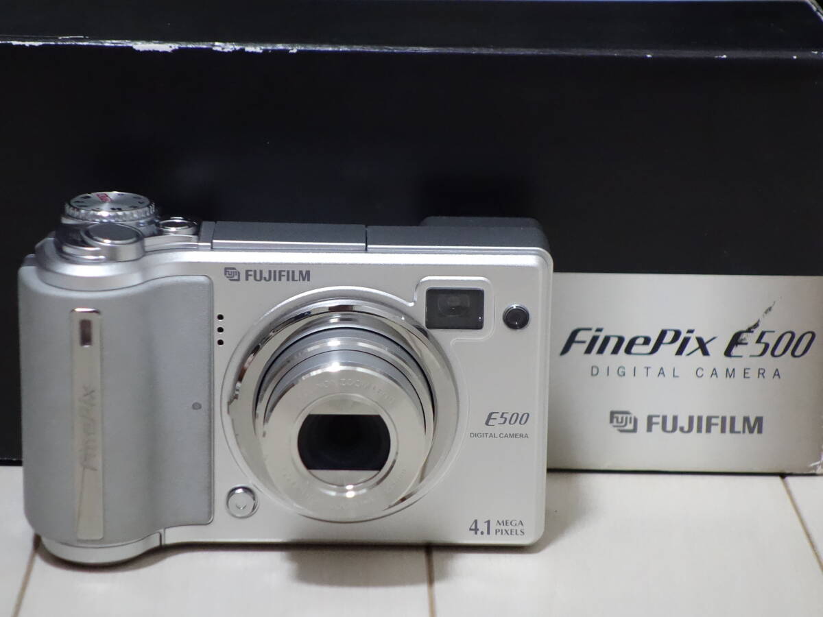 希少品 コンパクトデジタルカメラ FinePix E500 元箱・付属品あり (FUJIFILM 富士フィルム) E510の画像2