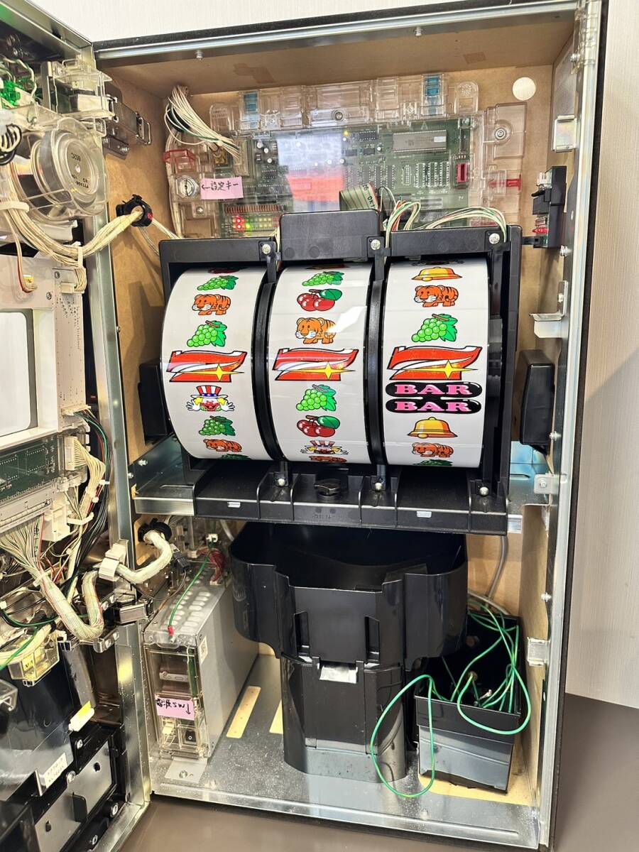 *[ selling out ] pachinko slot machine apparatus my Jug la-3 data counter attaching coin un- necessary machine volume adjustment possible north electron my Jug receipt limitation (pick up) Kanagawa 