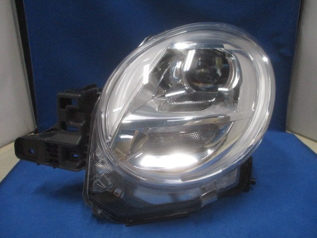 ダイハツ　CAST/キャスト　LA250S　左ライト/左ヘッドライト　LED　純正　メッキ　KOITO　100-69020　642110_画像1