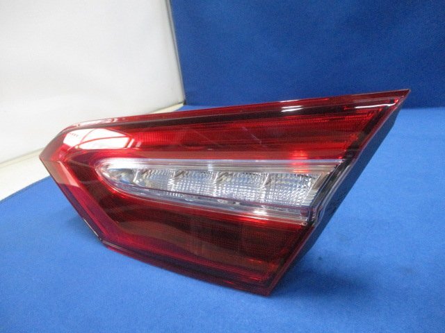  Toyota CAMRY/ Camry AXVH70 previous term right tail lamp / right finisher tail original inside side KOITO 33-243 [A] 111242