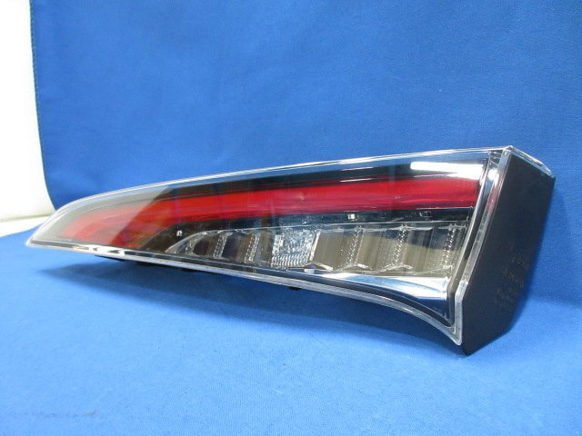  Toyota Corolla sport NRE210H/ZWE211H previous term right tail lamp / right finisher tail original inside side KOITO 12-631 [5] 282239