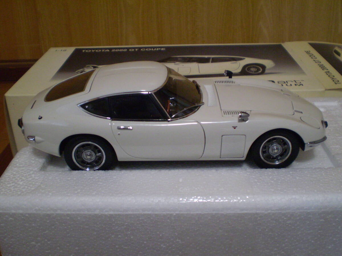 1/18 AUTO art ミレニアム トヨタ2000GT 白の画像2