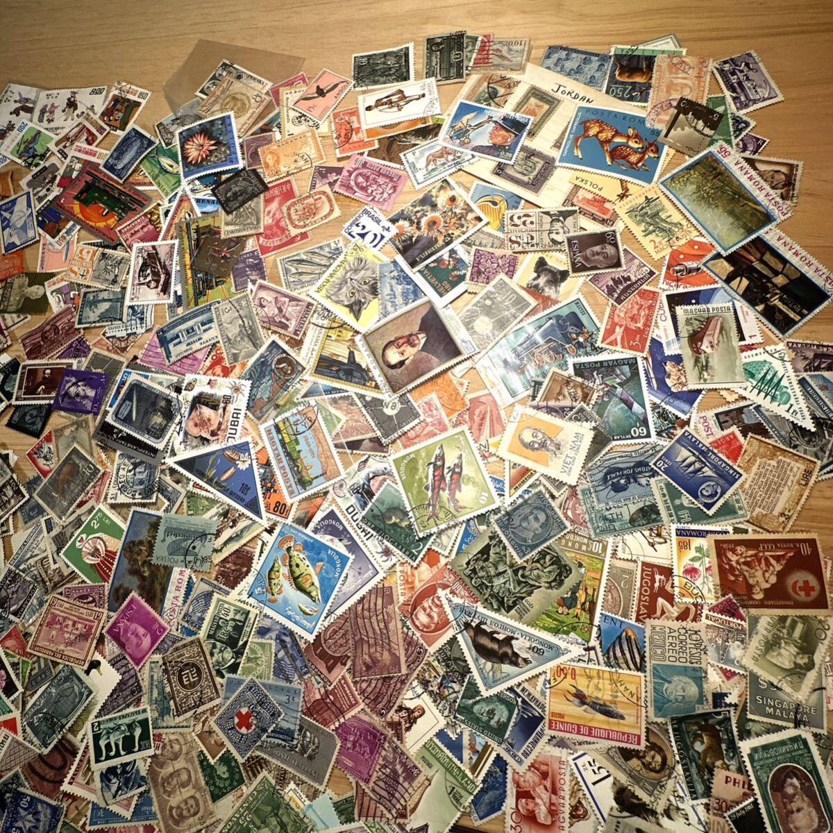 外国切手 使用済み切手 大量おまとめ 保存状態よくないの画像3