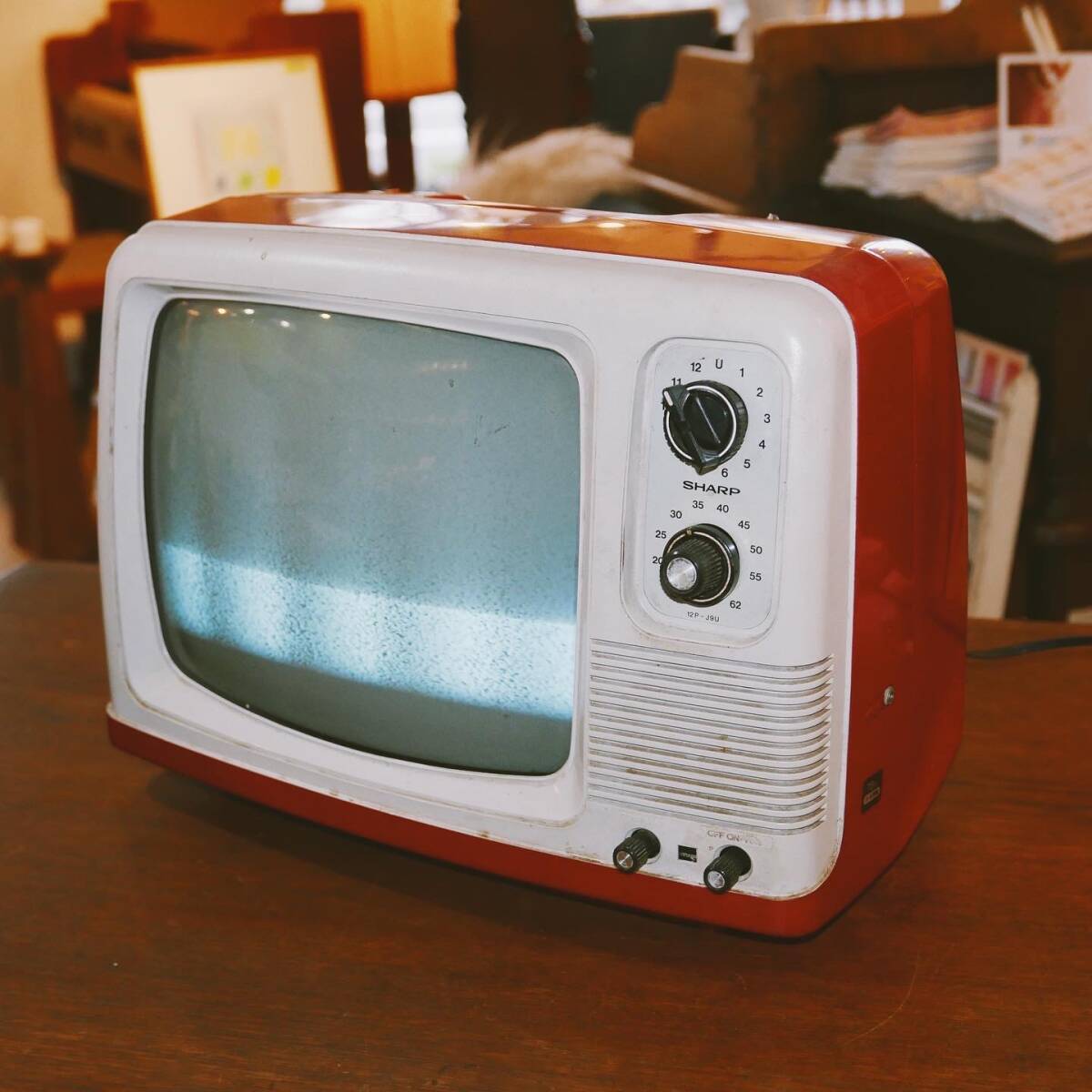 Yahoo!オークション - 昭和レトロ 1978年製 ブラウン管テレビ Yahoo!オークション - 昭和レトロ 1978年製 ブラウン管テレビ