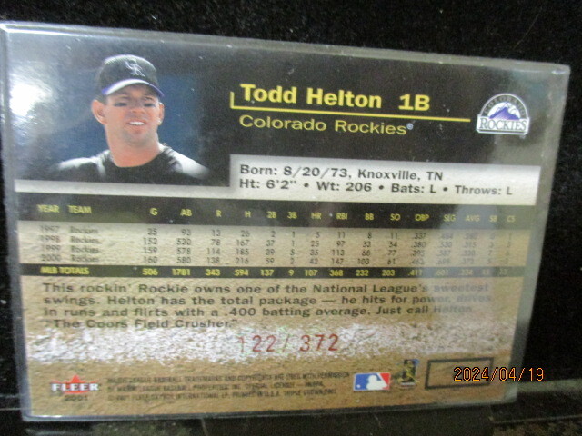 ★野球カード T・ヘルトン 2001 Fleer Triple Crown #8 Red 122/372_画像2