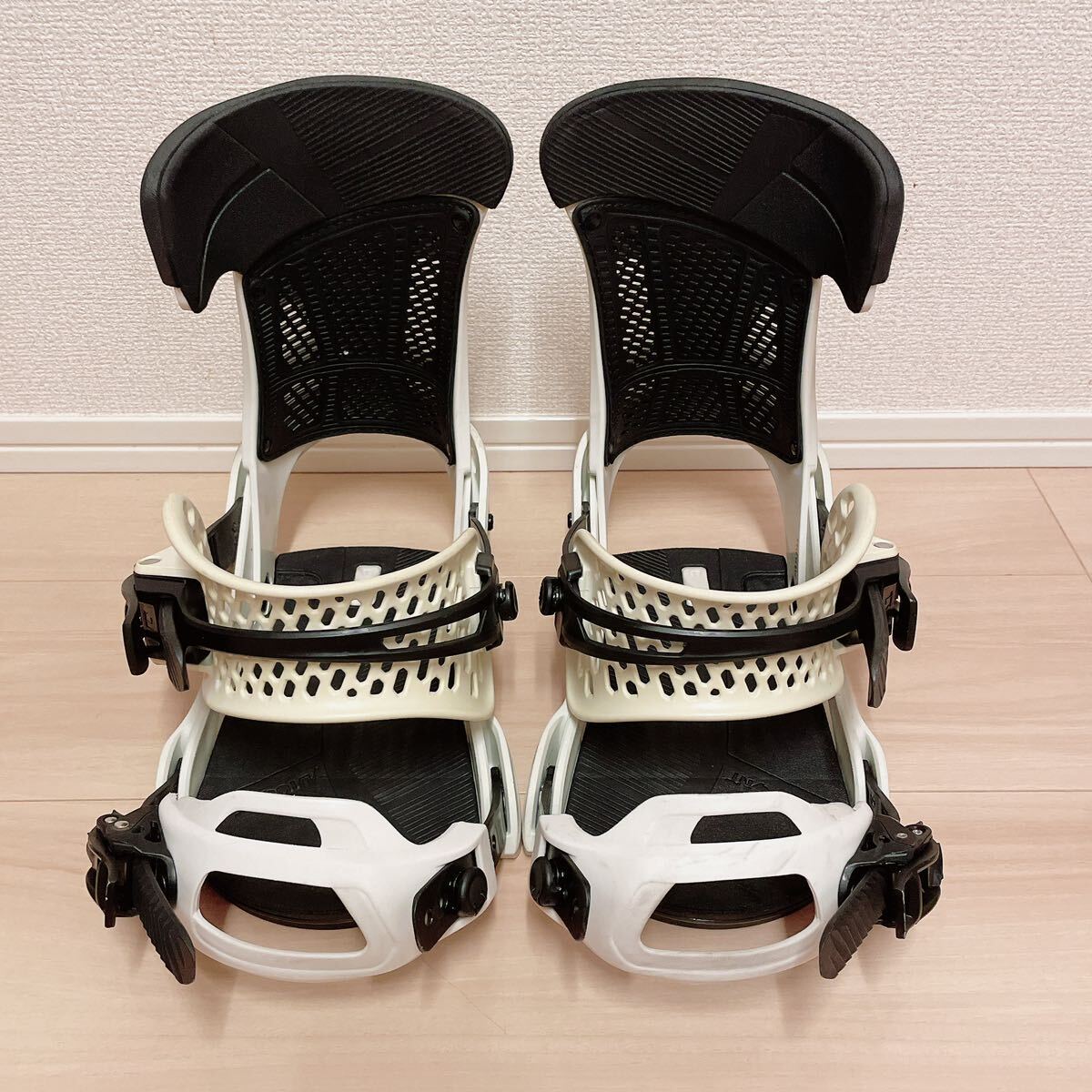 JONES Mercury Snowboard Bindings Eclipse Black 2025 JONES Mercury Snowboard Bindings Eclipse Black 2025