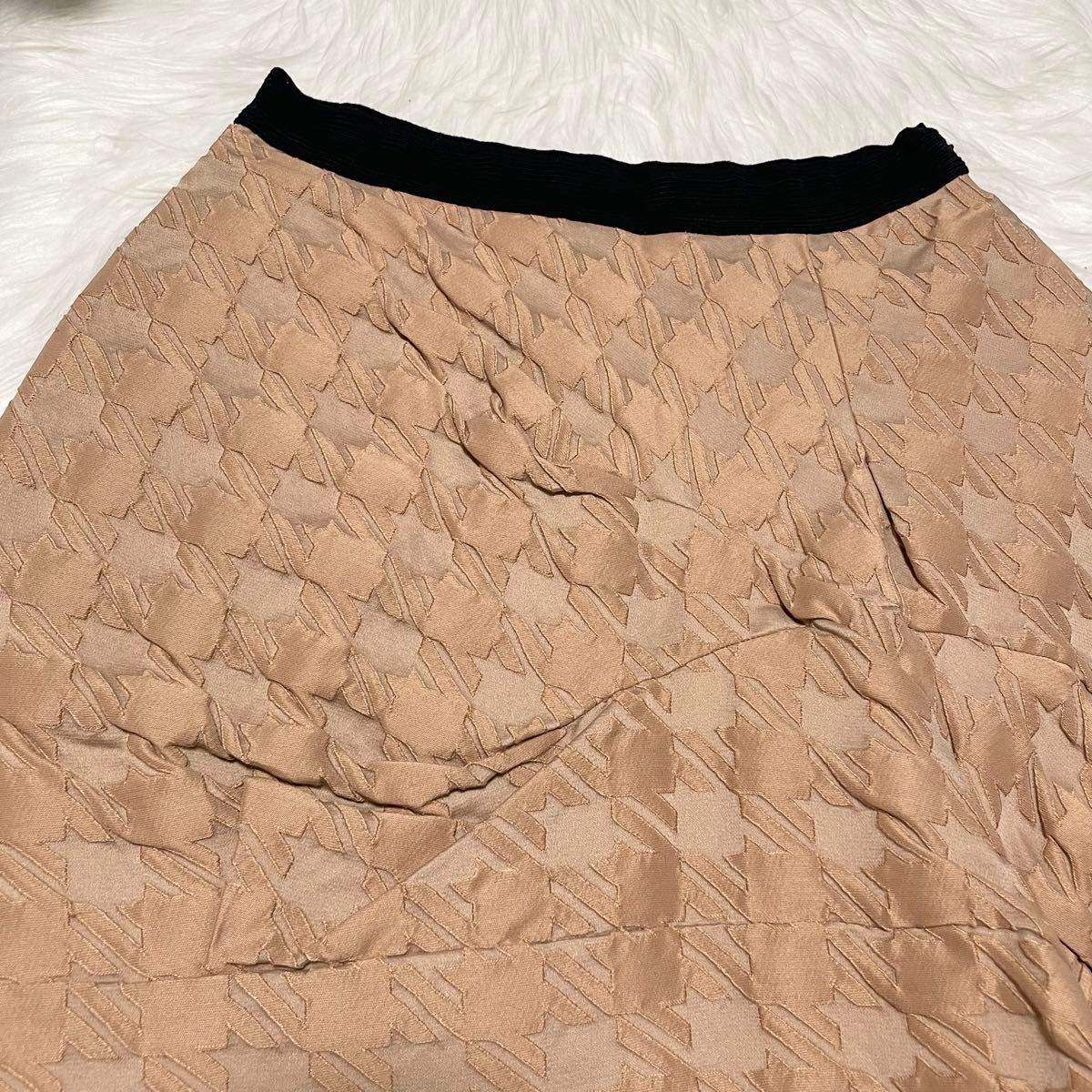 本物 コレクションモデル マルニ 千鳥格子模様 ツイスト加工 デザイン スカート 38 光沢ベージュオレンジ系 MARNI