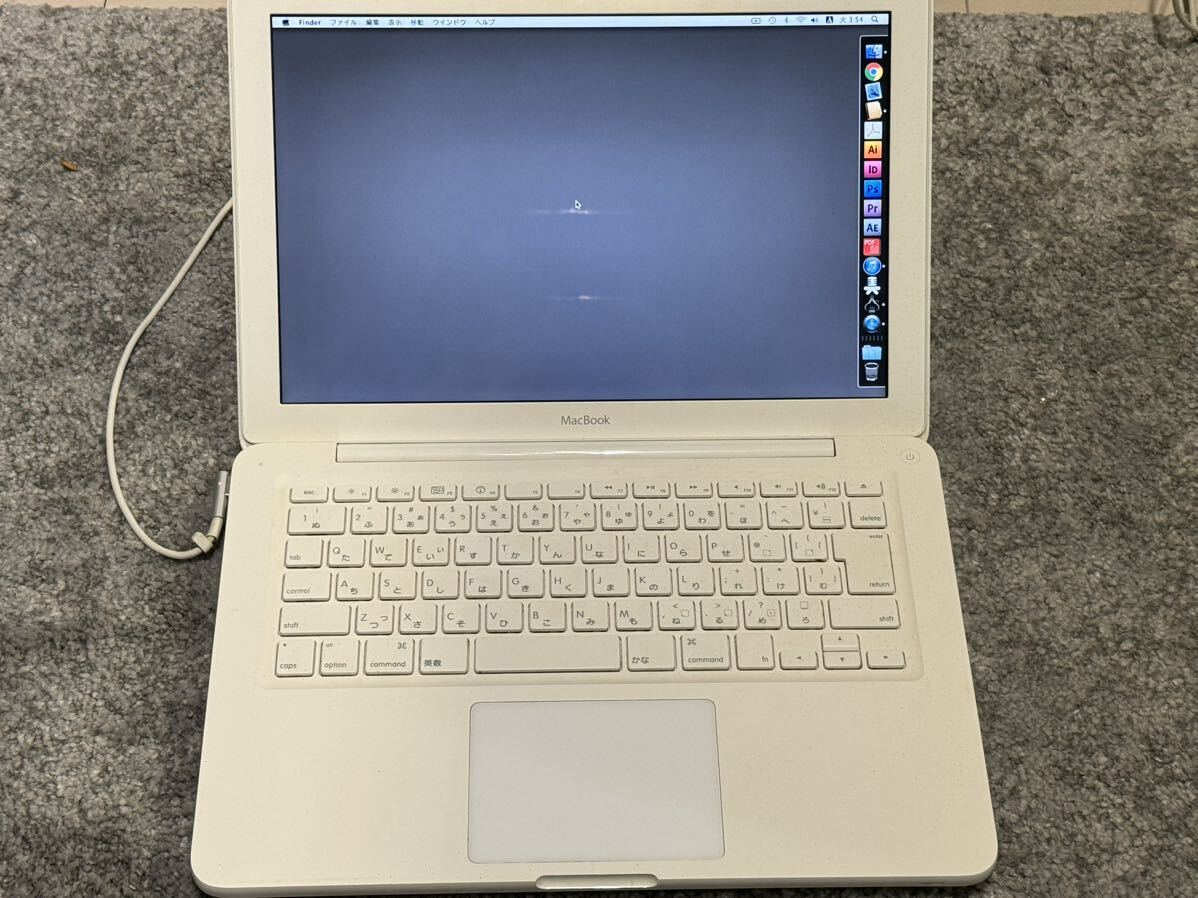 【ジャンク】 MacBook Late 2009 Unibody Core 2 Duo 2.26GHz 4GB RAM 250GB HDD MC207J/A バッテリー良好の画像1