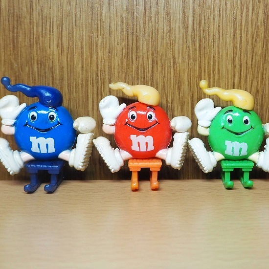 エムアンドエムズ  フィギュア ミニ ブルー レッド グリーン ソリ ３個 セット  m&m m&m’ｓ チョコ アメトイ ミールトイの画像2