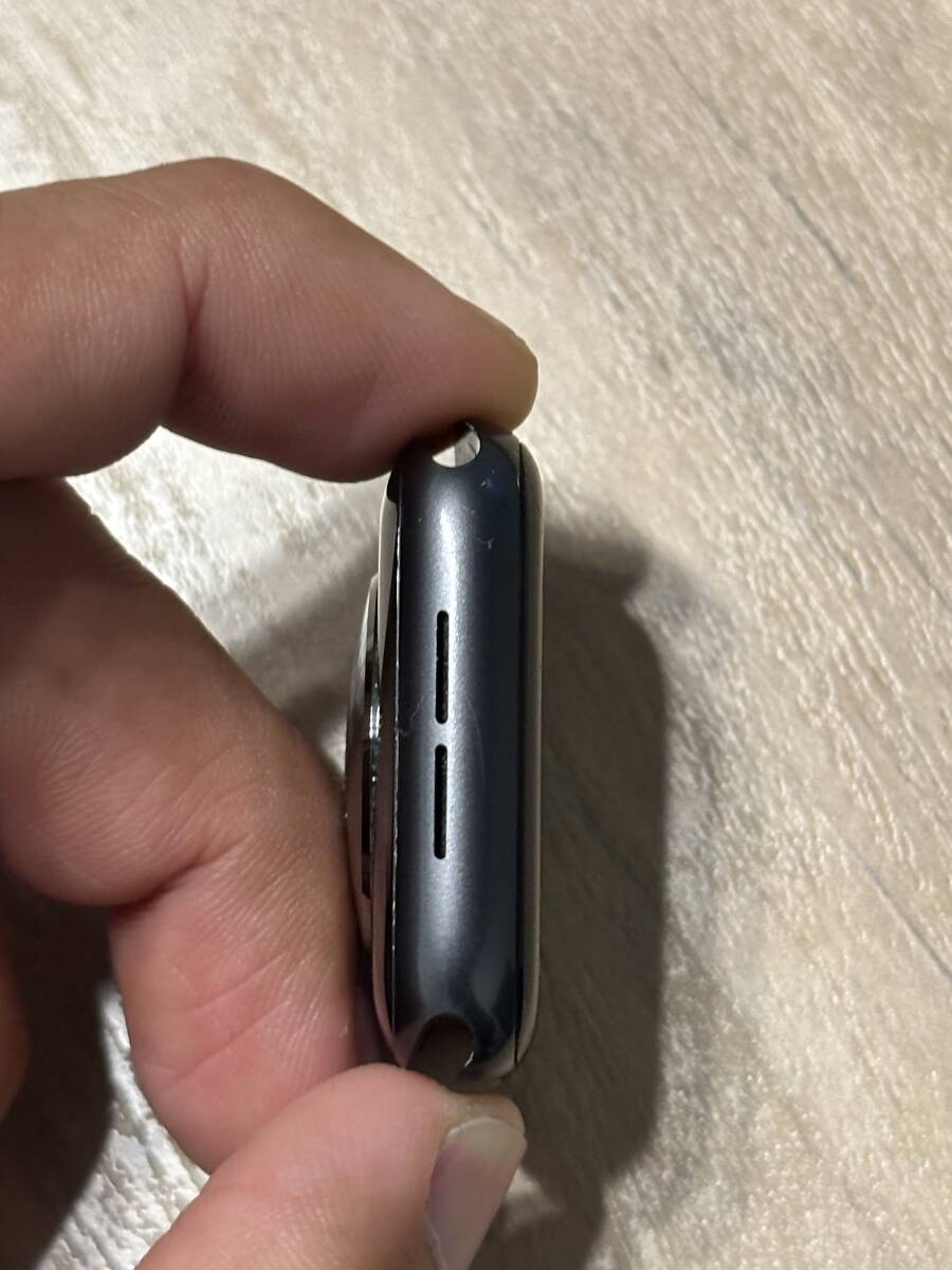 USED品/アップルウォッチ】 Apple Watch Series 6 GPS 44mm スペースグレイ アルミニウム本体と充電コード、箱のみ。の画像6