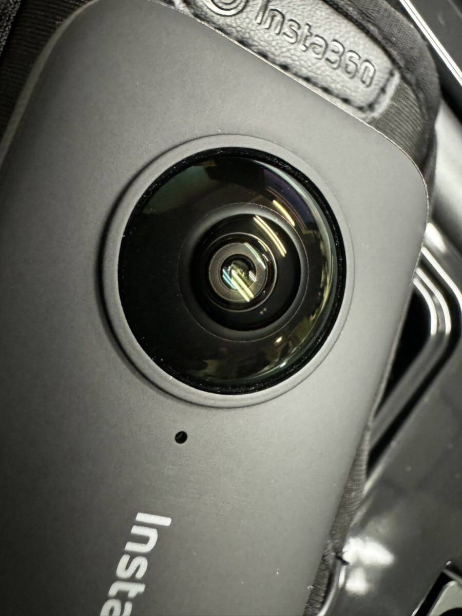 【Insta360】ONE X2 360°カメラ　CREATOR KIT 使用浅・状態良好　使用の予備バッテリー2個、64GBメモリー付き_画像4