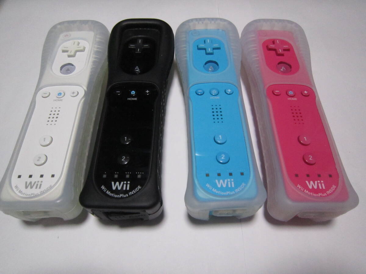 Wii リモコン モーションプラス シリコンカバー付 4個 白 黒 水色 ピンク ＋ ヌンチャク 2個 黒 ストラップ 動作確認済 同梱歓迎の画像2