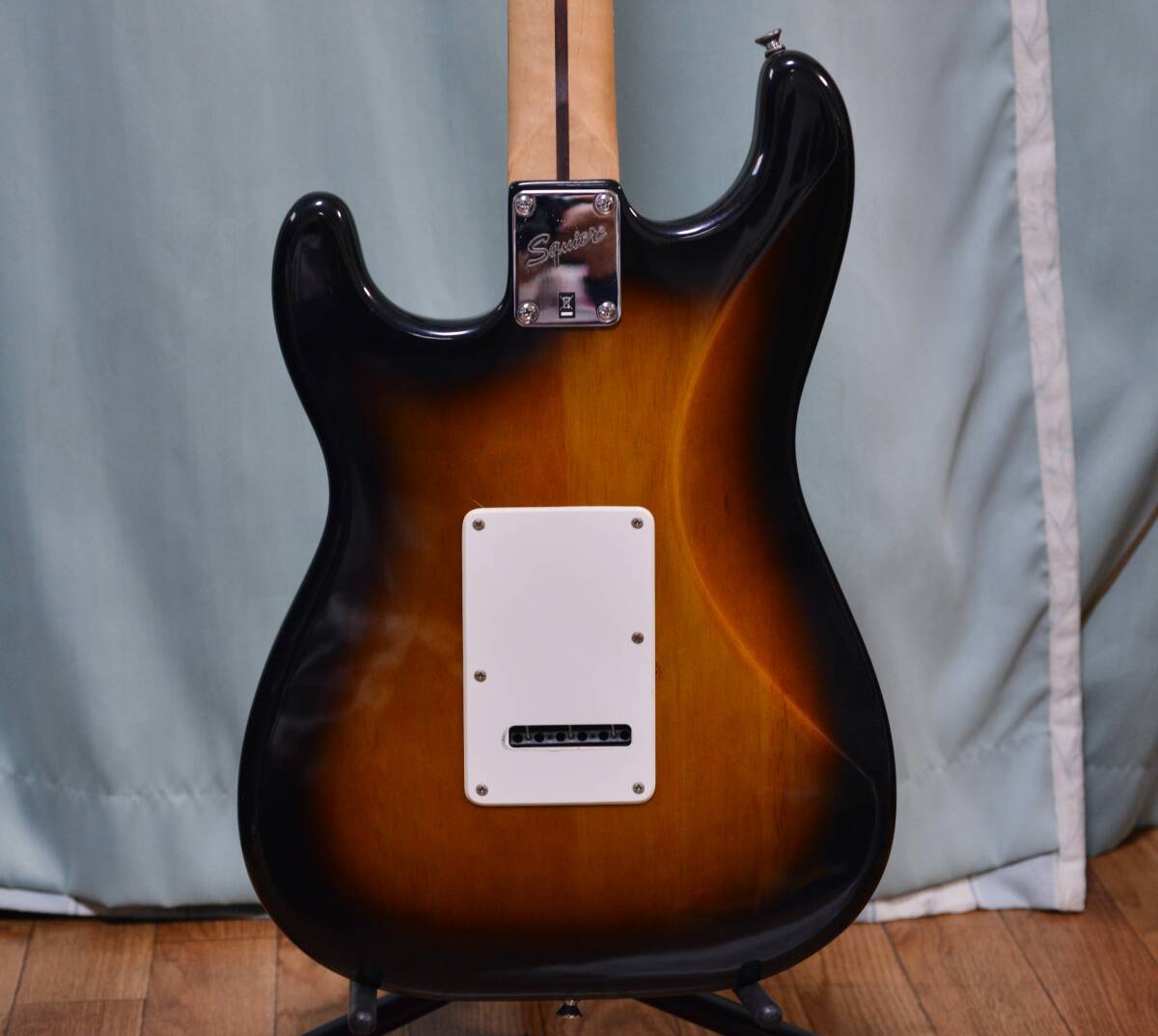 ★ Squier by Fender スクワイヤー/フェンダー Stratocaster BULLET STRAT ストラトキャスター エレキギター★簡易音出し確認の画像4