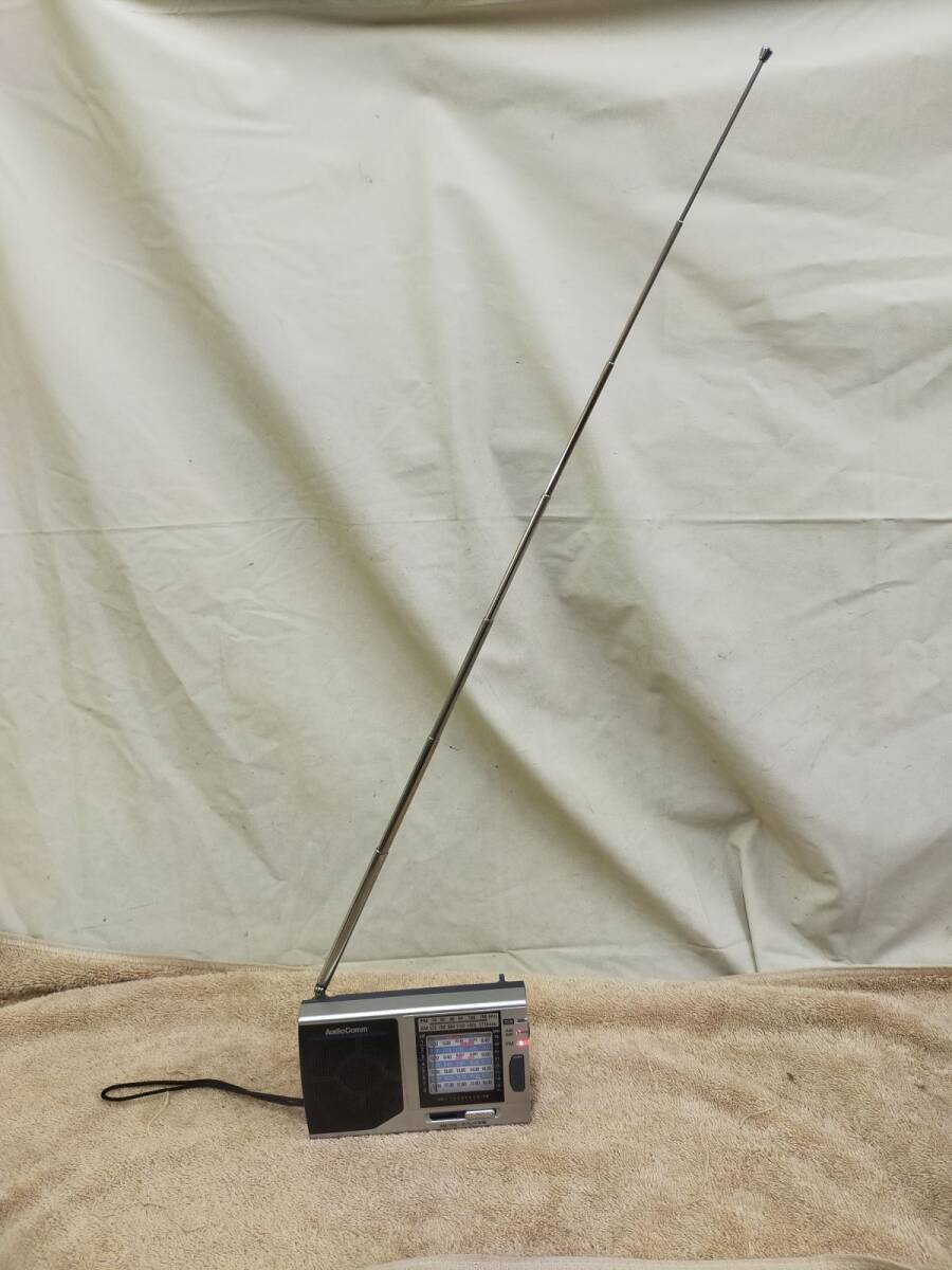G1-10 AudioComm FM/SW/WMコンパクトラジオ RAD-H320N 動作品 オマケ電池2個付き_画像4