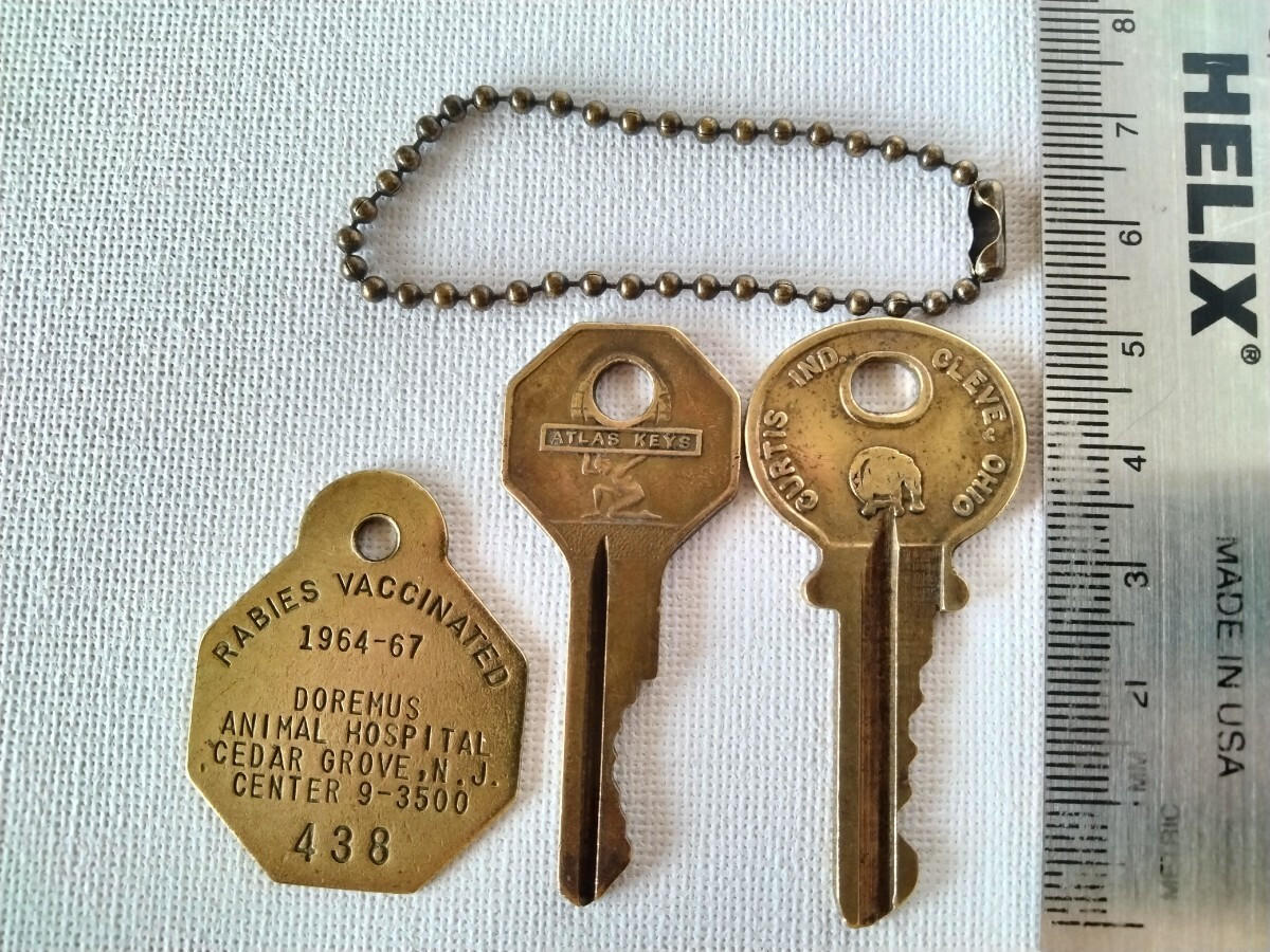 鍵 キー 2本＋ドッグタグセット アンティーク ビンテージ ヴィンテージキー USA アメリカ スケルトンキー 真鍮製 キーホルダー レアの画像10