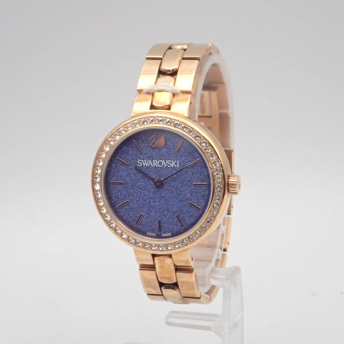 e03437[ ultimate beautiful goods ]SWAROVSKI Swarovski / quarts / lady's wristwatch / Stone bezel / blue × lame face /5182277/ box * accessory attaching 