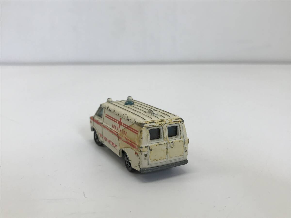 古い TOMICA トミカ TOMY ミニカー 2点まとめて 救急車 AMBULANCE 1977 made in JAPAN 日本製 F22 8-1 / VOLKS WAGEN フォルクスワーゲン_画像8