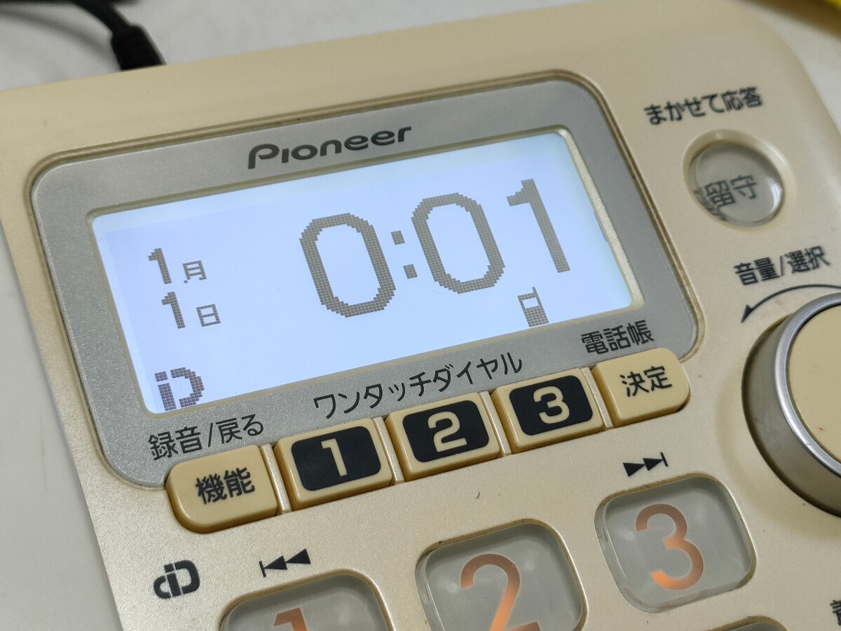 管理955 Pioneer パイオニア TF-SA30S-W デジタルコードレス電話機 親機のみ TF-LU157 通電確認済み アダプタ欠品 _画像2