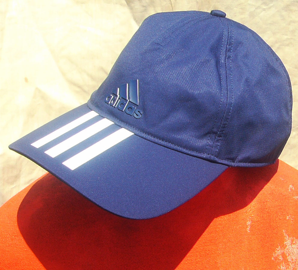 即決■adidas■軽食するタイミングにネイビーホワイトcap■■古着_画像5