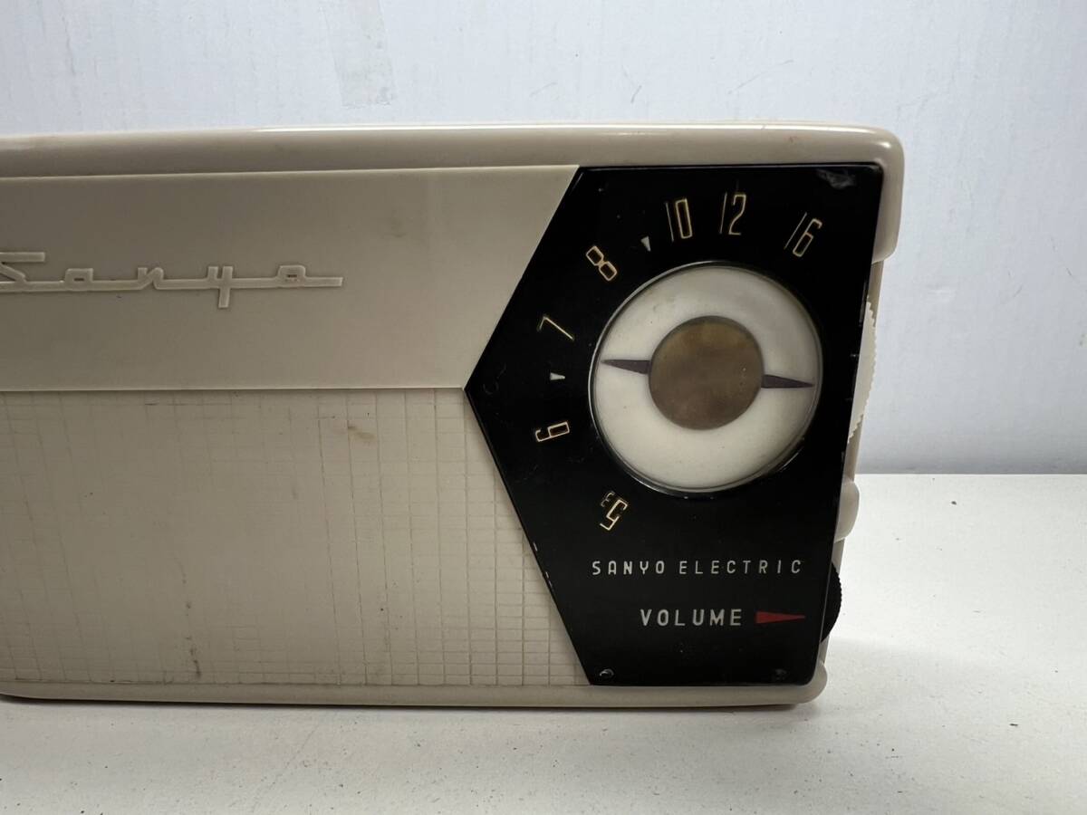 SANYO PM-20 3 Tube POCKET RADIO サンヨー ポータブル 真空管 ラジオ 三洋電機 ジャンクの画像3