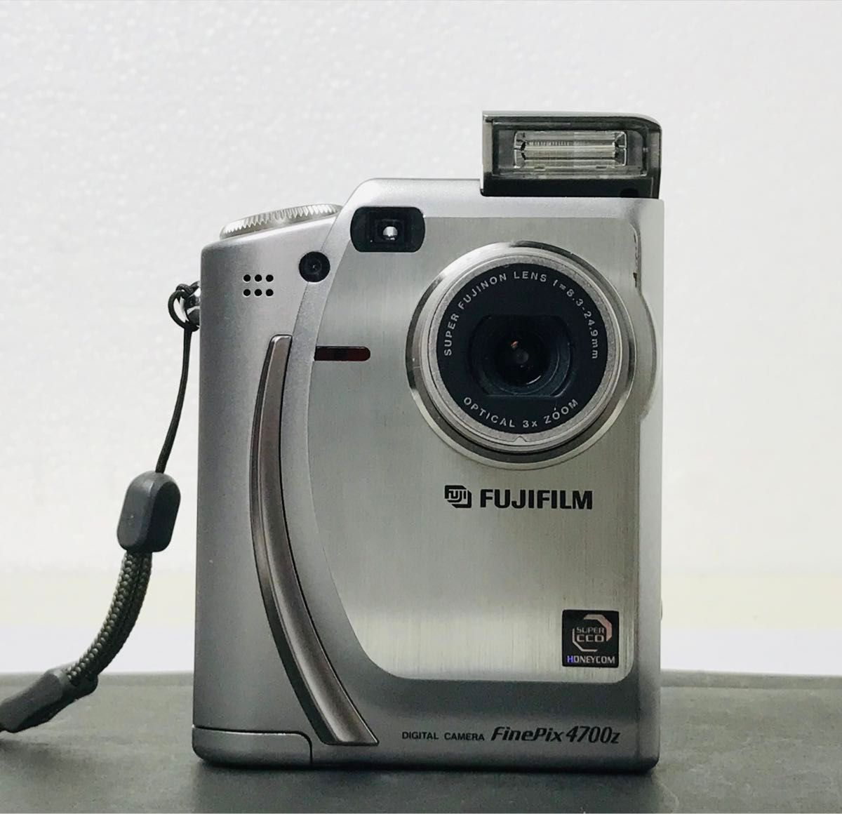 美品 FUJIFILM FinePix 4700Z フジフィルム デジタルカメラ デジカメ 単三電池駆動 動作品