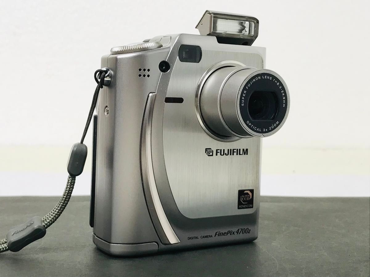 美品 FUJIFILM FinePix 4700Z フジフィルム デジタルカメラ デジカメ 単三電池駆動 動作品