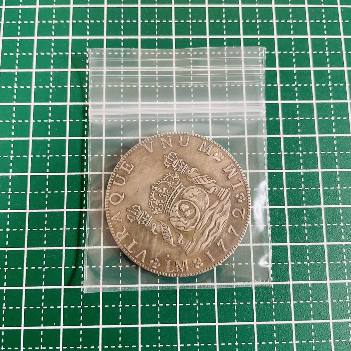メキシコ 貿易銀 ピラーダラー カルロス3世 8レアル銀貨　レプリカコイン_画像6