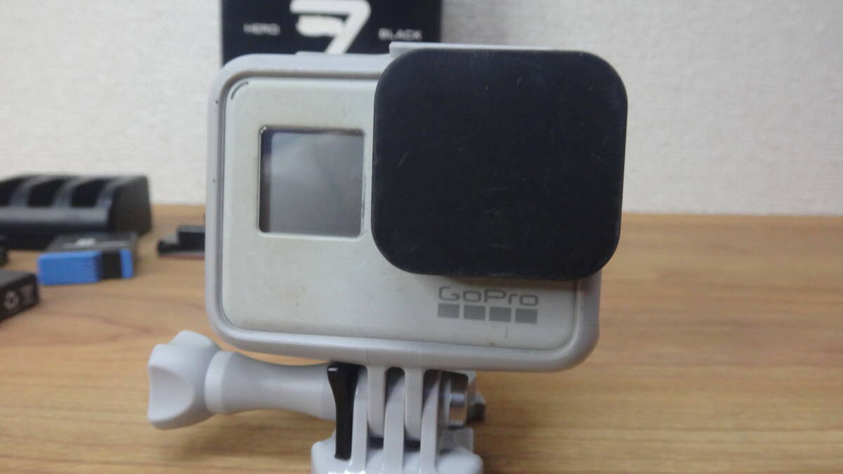 ★☆まだまだ使えます！GoPro Hero 7 Black 4K撮影 手ブレ防止 防水 おまけ付き☆★の画像8
