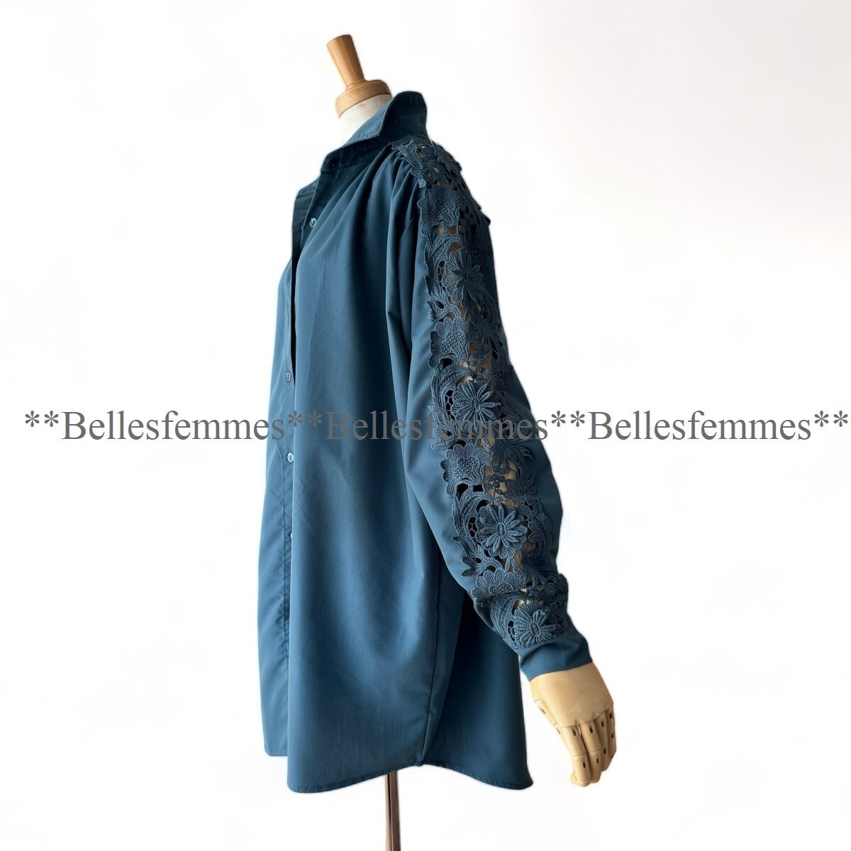 *Belles** new goods * postage 185 jpy * now immediately put on ... spring * piling put on * on goods Celeb tunic * delicate . motif race * easy blouse *588 blue M~L/LL/XL