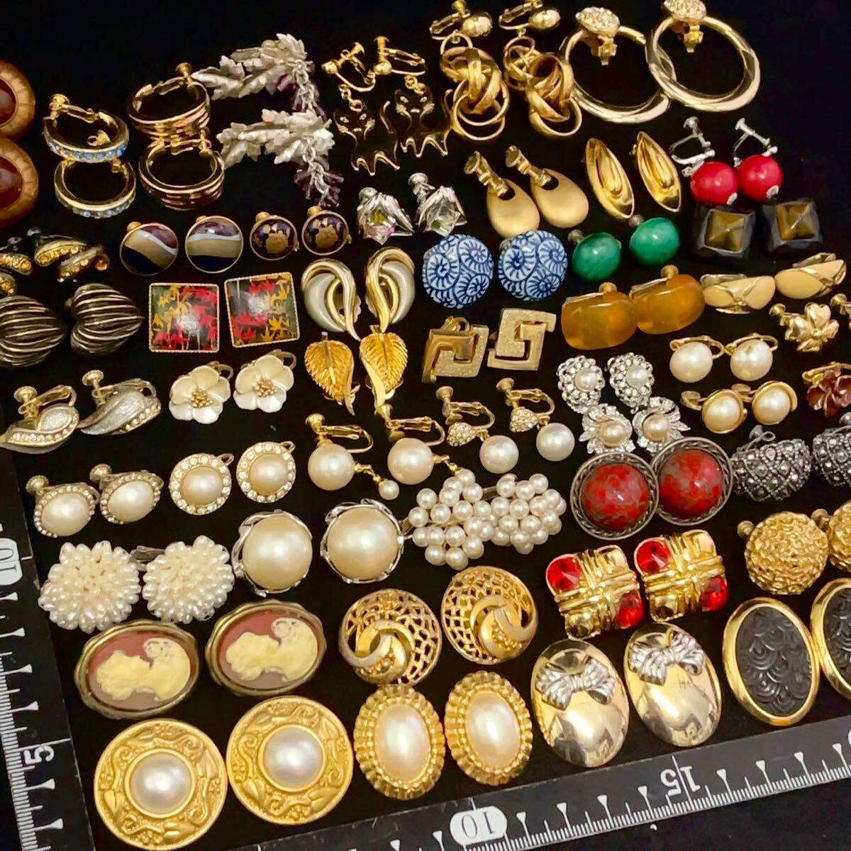 1 jpy Vintage earrings 50 pair summarize large amount set the 7 treasures . pearl ceramics natural stone Gold color ORENA/MONET/800 etc. stamp thing contains . summarize 