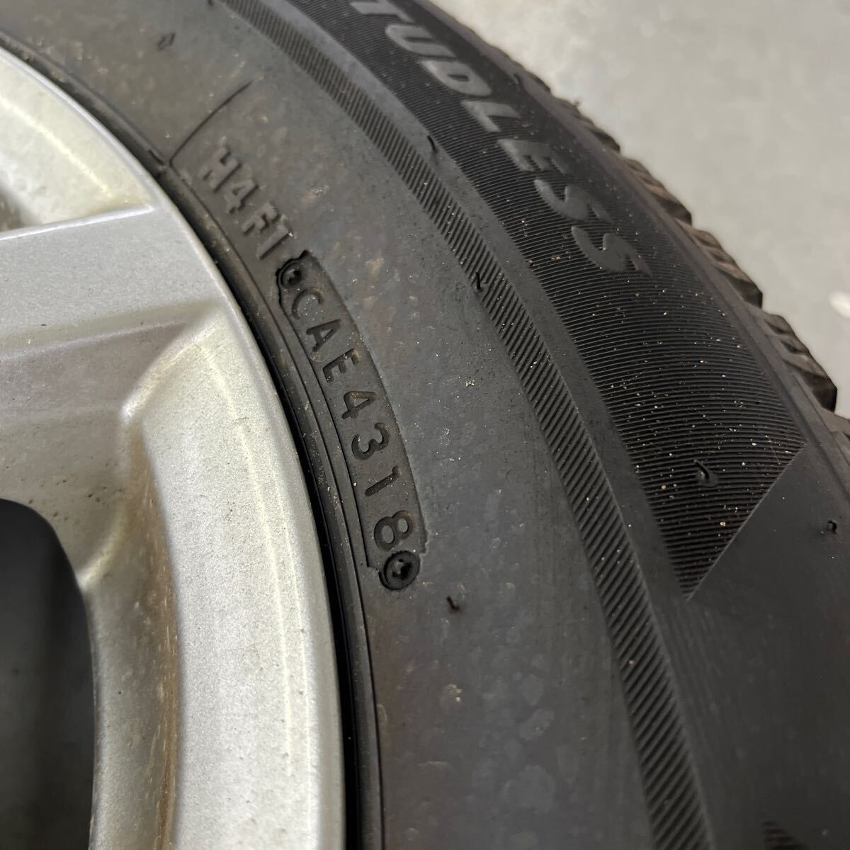 溝あり☆スタッドレスタイヤホイールセット☆16インチ☆215/60R16☆クラウン マークXなとの画像8