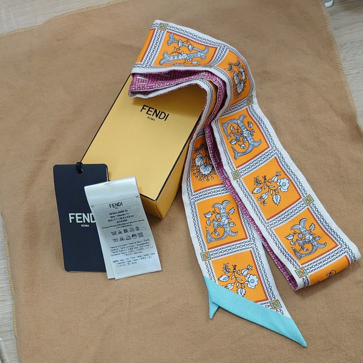希少】FENDI Wrappy フェンディ ラッピー 花柄 リボンスカーフ 希少】FENDI Wrappy フェンディ ラッピー 花柄 リボンスカーフ
