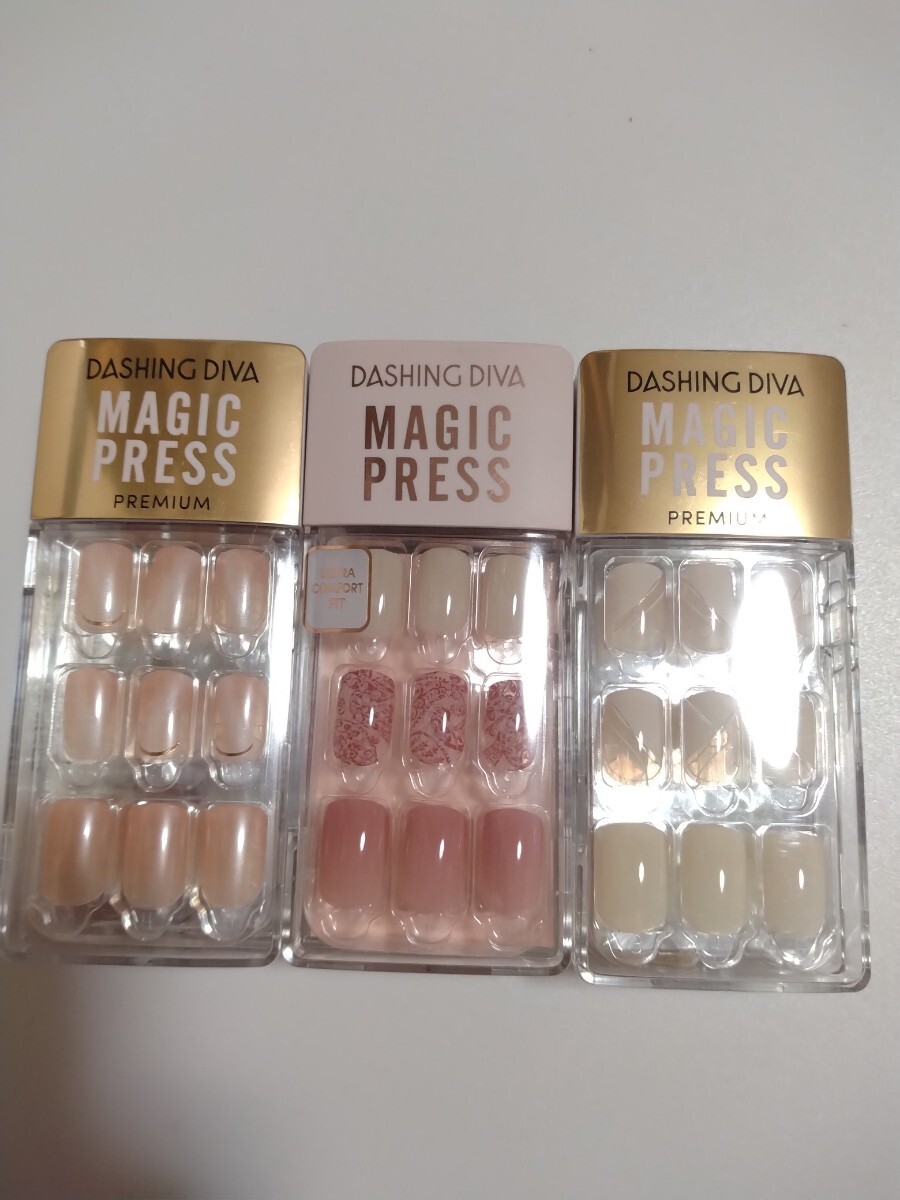 ダッシングディバ  MAGICPRESS 付け爪 DASHING DIVA  3箱の画像1