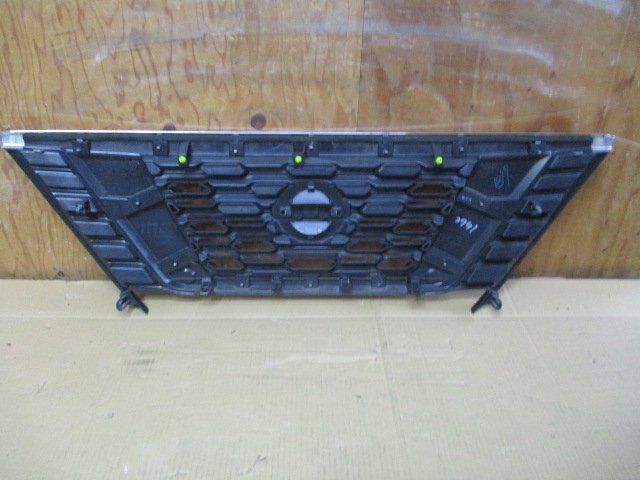 [s2741] Nissan NV350 Caravan VW2E26 R2 year grill [62254-5YE0A]