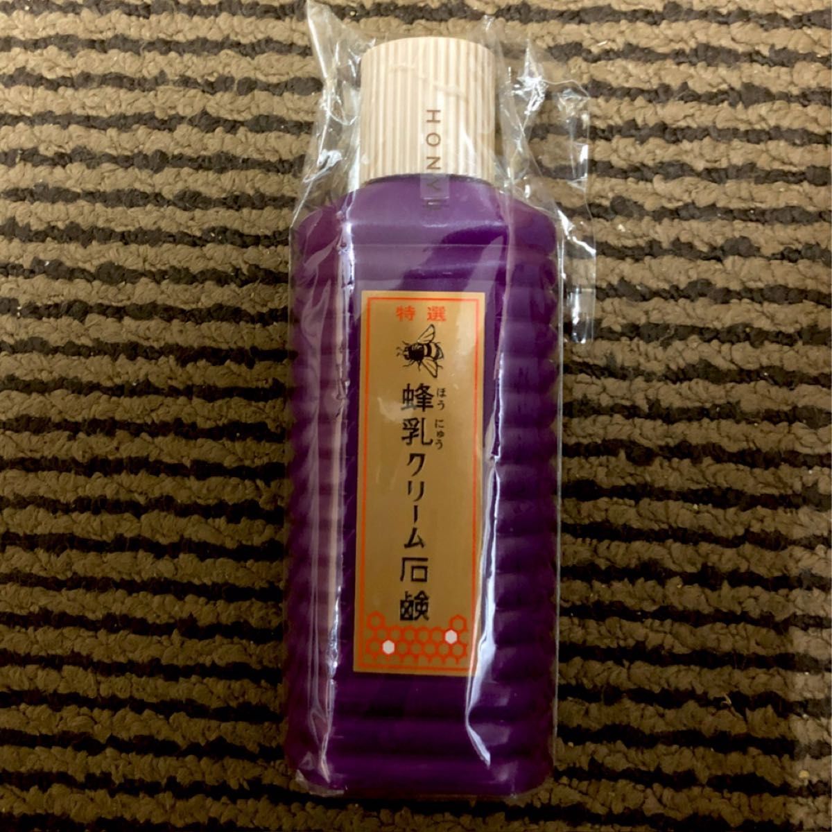 蜂乳クリーム石鹸 特選 普通肌・乾燥肌用 200ml