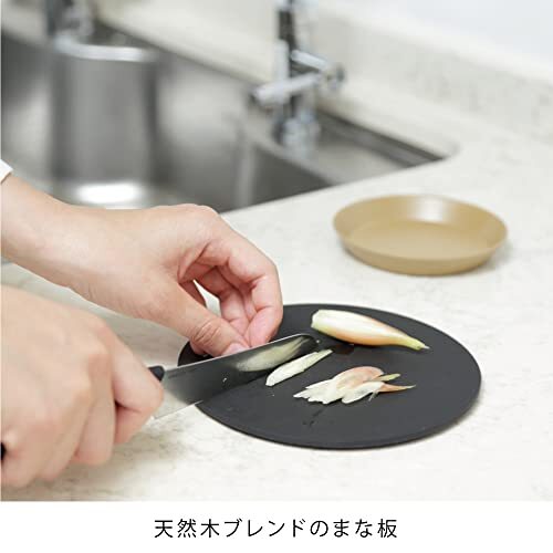 ideaco (イデアコ) ウッドファイバー まな板 丸 ブラック 直径15.6cm usumono cutting board (ウスモノ カ_画像2