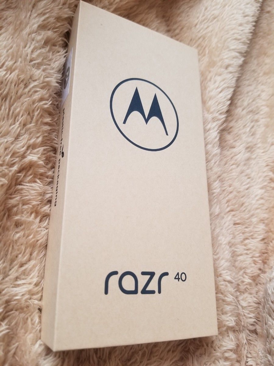 motorola razr 40 セージグリーン　SIMフリー