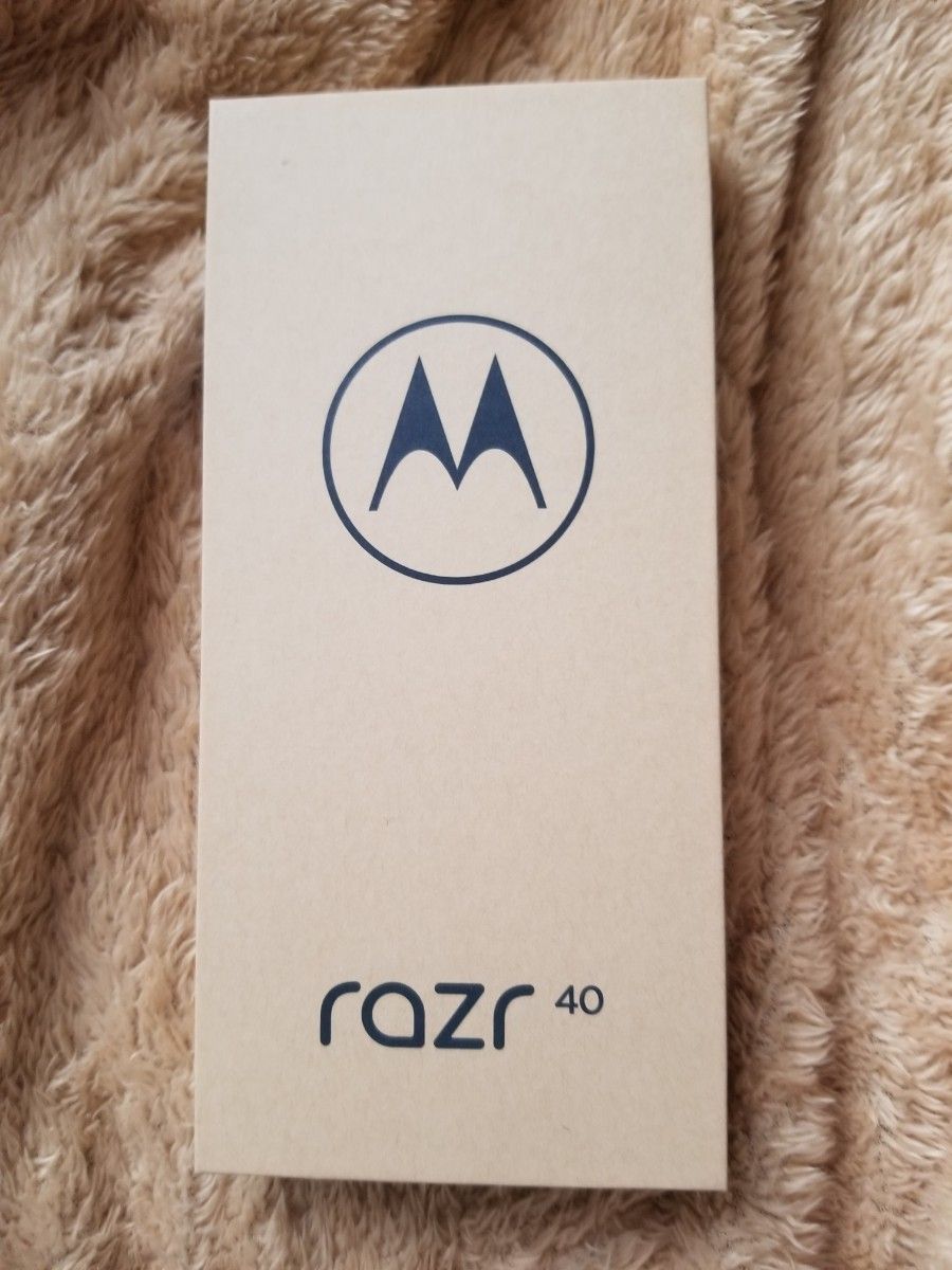 motorola razr 40 セージグリーン　SIMフリー