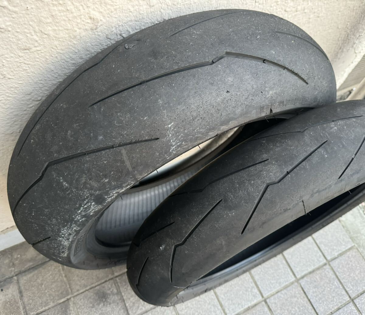 ★ PIRELLI DIABLO SUPER CORSA V3 ピレリ ディアブロ スーパーコルサ V3 SP F120/70ZR-17 R200/55-17 難あり 中古品！！の画像3