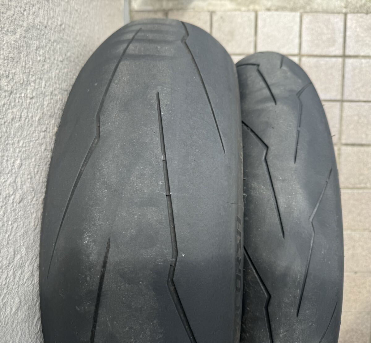 ★ PIRELLI DIABLO SUPER CORSA V3 ピレリ ディアブロ スーパーコルサ V3 SP F120/70ZR-17 R200/55-17 中古品！！の画像2