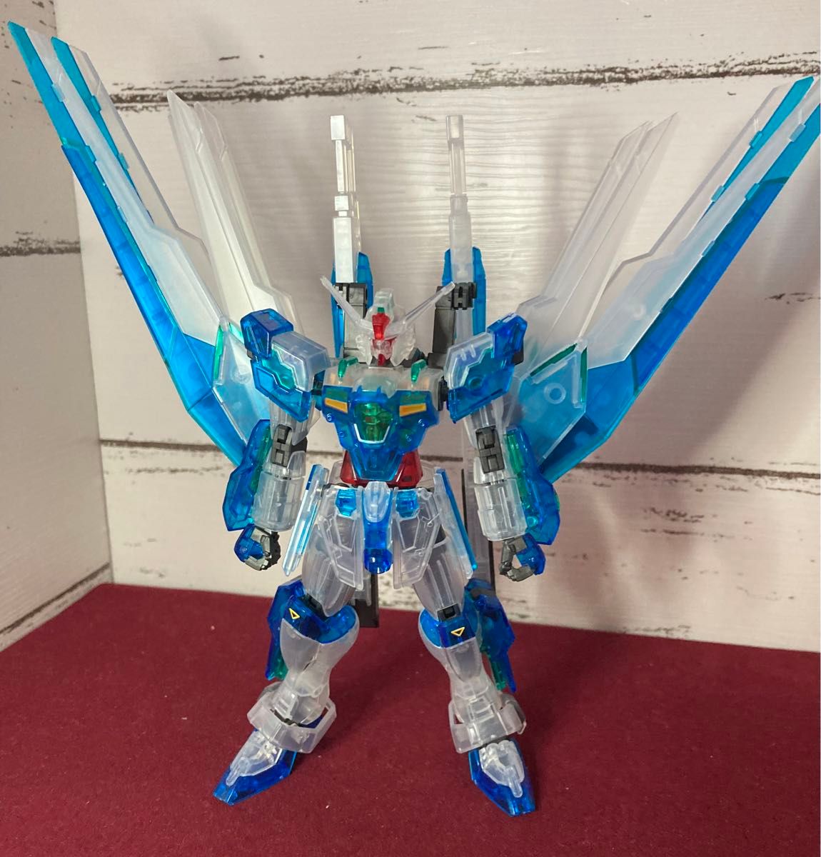 ガンダムヘリオス　クリアカラー　完成品　ガンプラ　HG