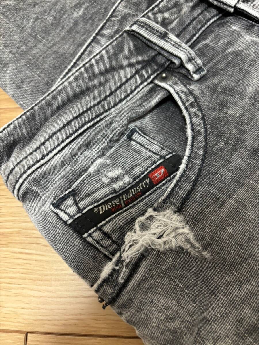 美品☆[DIESEL] 21SS 定価52,800 THOMMER-T 0890B jogg ダメージ加工 ジョグジーンズ スウェットデニムパンツ 28 ルーマニア製 ディーゼル_画像8