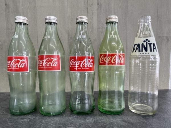 【空瓶】 83年有 コカコーラ スプライト ファンタ 大量セット グリーンボトル有 ボトル 瓶 ビン CocaCola 1リットル 1000ml/57128の画像9